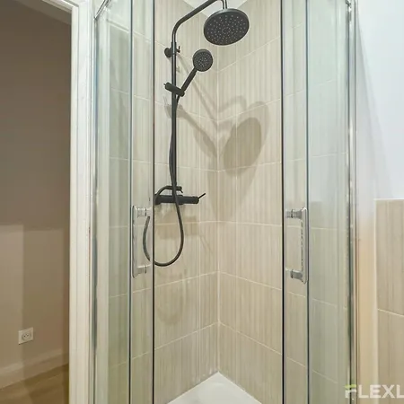 Flexliving - 99 Felix Faure - Whole Appartement *